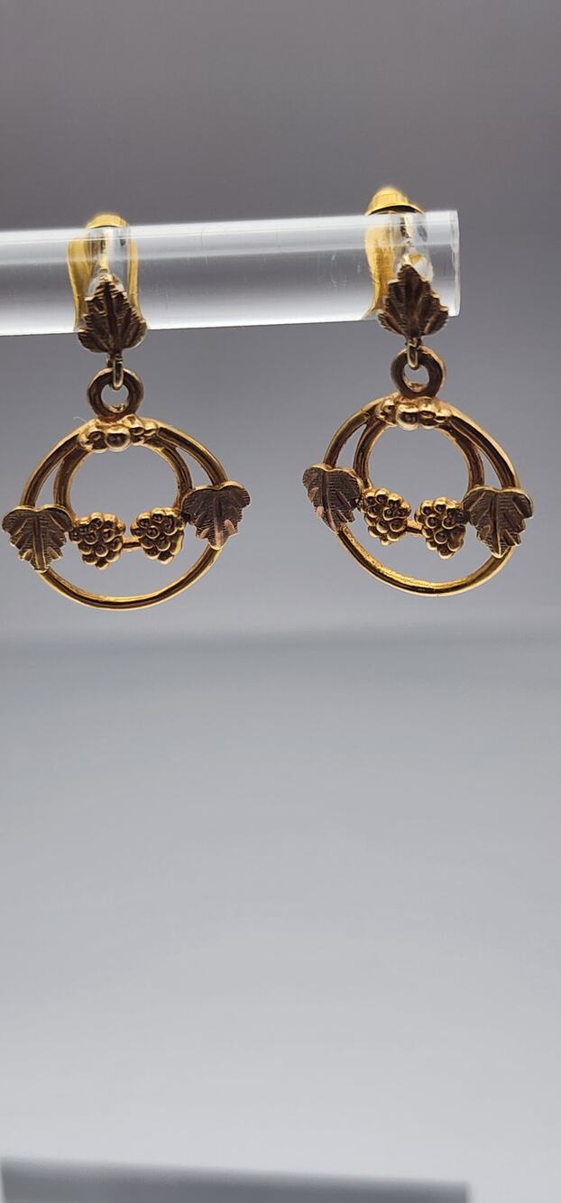 Vintage Coleman 10K Black Hills Gold Grape Leaf Dangle Earrings CCO